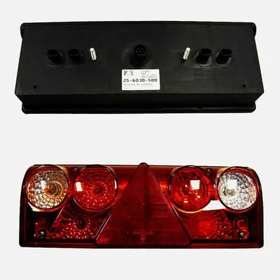 Stop spate stanga EUROPOINT II (24V, reflector triunghiular, conector: 4x SuperSeal 2PIN AMP 7PIN Bayonet, LED lumini pozitie) potrivit SCHMITZ