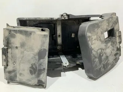 Suport / carcasa baterie AM51-10723-AB Ford Focus 3 (2011-2015)