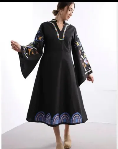 Rochie neagra din poplin de bumbac, cu maneci ample si broderie