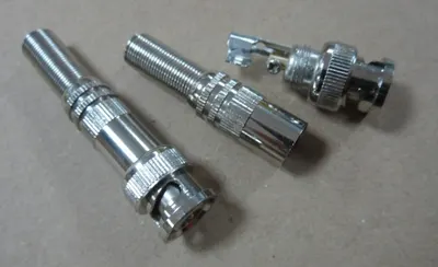 Mufa BNC tata pe fir metal