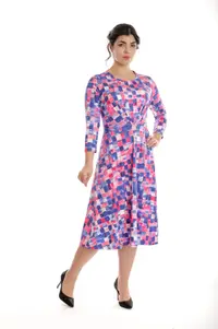 Rochie pliuri bust CP24026 albastru/roz geometric, Cesy | marimea XL