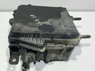 Panou / tablou sigurante 284B65817R Renault Megane 3 facelift (2012-2016) 1.9 dci F9Q 870