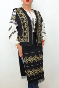 Costum Traditional Vesta si 2 Fote brodate cu model traditional 3