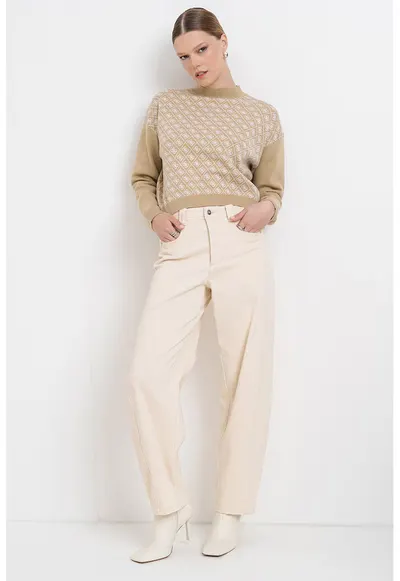 Pulover cu model monograma - Alb/Maro camel
