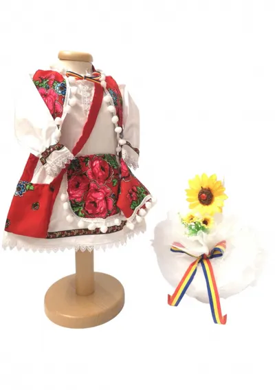 Set Botez Traditional a, Manuela a, 2 piese costumas si lumanare