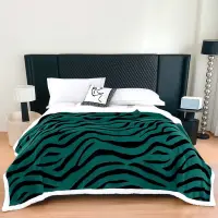 Patura Cocolino Groasa cu Blanita Sherpa, 200x230 cm, Zebra, Verde