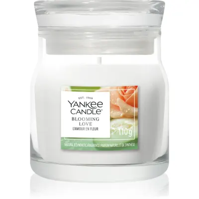 Yankee Candle Blooming Love lumânare parfumată Signature 110 g