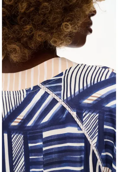 Bluza cu imprimeu abstract si maneci scurte
