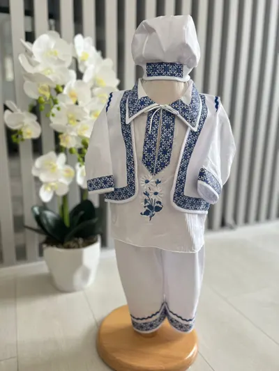 Costum National pentru baieti Raul 4