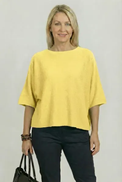 Pulover versatil cu maneca fluture din vascoza, galben pai