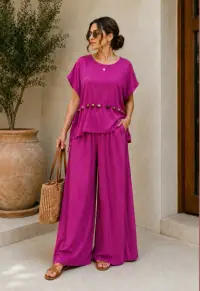 Compleu dama, masura mare, din vascoza cu pantaloni palazzo si bluza lejera cu margele, magenta