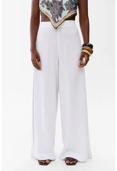 Pantaloni vaporosi cu croiala ampla