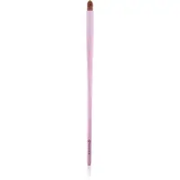 essence Precision meets perfection pensulă pentru aplicarea precisă a fardului de pleoape 1 buc