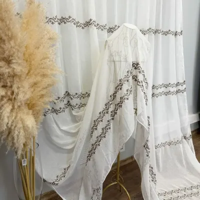 Perdea Alba, Luxury, tip In cu Broderie Maro, 400cm latime x 270cm inaltime cu rejansa pt sina