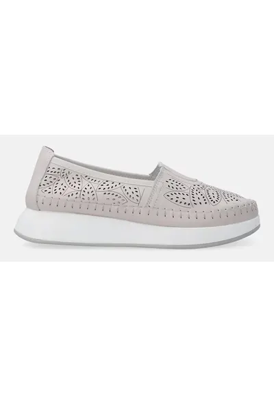 Loafers din piele cu perforatii