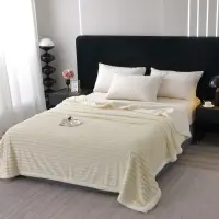 Patura Super Soft Cocolino, Blanita Artificiala de Iepure, Model Gofrat, cu Blanita Sherpa, 200x230 cm – Eleganta si Caldura cu Model Dungat, Crem