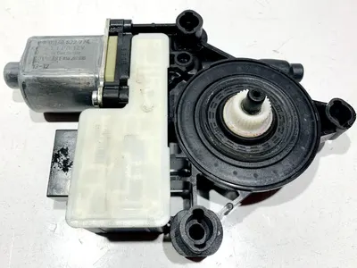 Motoras macara geam dreapta spate 5Q0959812A Skoda Octavia 3 facelift (2017-2019)