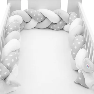 Protectie laterala, New Baby, Pentru patut, Tip Bumper impletit, Din bumbac, Din materiale certificate Oeko Tex Standard 100, Lungime 225 cm, Stars grey/white