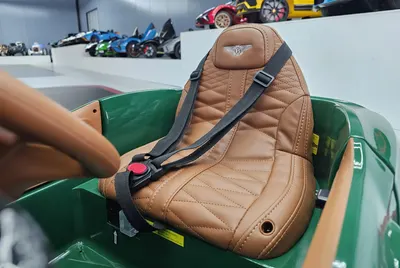 Masinuta electrica pentru copii Bentley Bacalar Verde Metalic, 12V, licenta oficiala, usi verticale, telecomanda 2.4G, scaun din piele