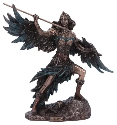 Statuetă Nemesis Now Mythology: Celtic Mythology - Morrigan (Celtic Phantom Queen), 22 cm