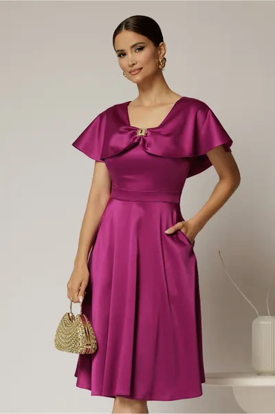 Rochie midi magenta din tafta cu decolteu barcuta si brosa