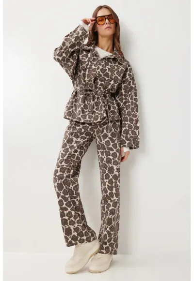 Costum dama - Happiness Istanbul - set din doua piese - imprimeu leopard - maro - textil