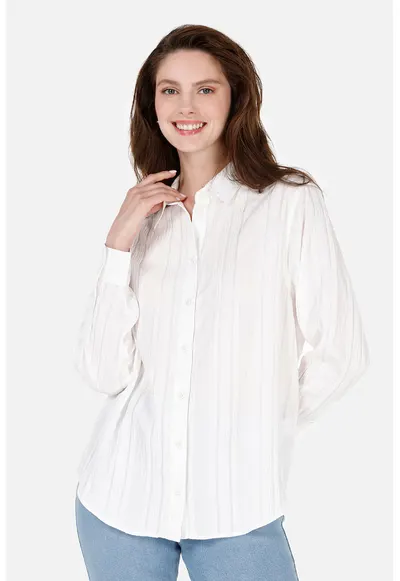 Camasa cu model in dungi si guler ascutit - Alb