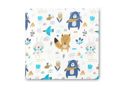 Pernuta inaltator pentru scaun copii Sensillo Forest Friends 32x32x8 cm cu husa detasabila din bumbac, prevazuta cu fermoar,curele reglabile de fixare