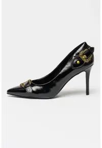 Pantofi cu varf ascutit si catarame decorative - Negru