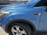 Aripa fata stanga culoare albastra Ford Kuga (2008-2012)