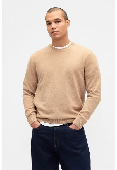Pulover slim fit cu decolteu la baza gatului CashSoft - Maro camel