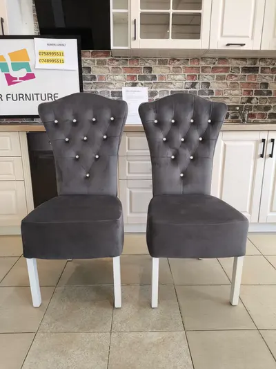 Set 2 Scaune Nr 30 Disponibil 1 Singur Set !!!