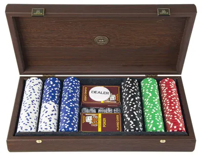 Set de poker Manopoulos – Nuc închis, cu decorațiune din piele maro