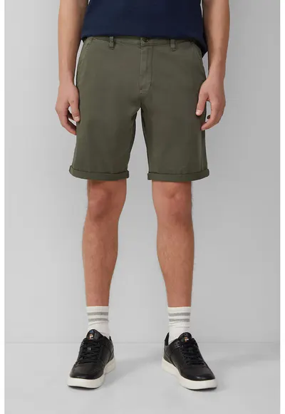 Q/S by s.Oliver Pantaloni scurti chino barbati - John - cu talie medie si croiala Regular fit - Verde inchis - Kaki inchis