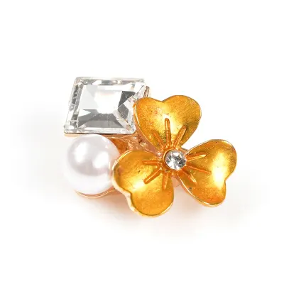 Brosa martisor floare aurie cu perla
