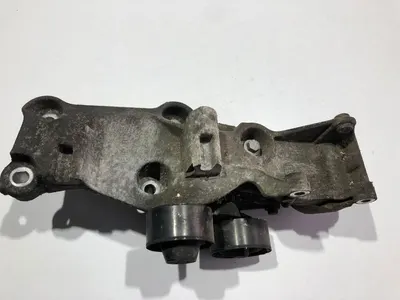Suport alternator 117109477r Renault Master (2011->) 2.3 dci