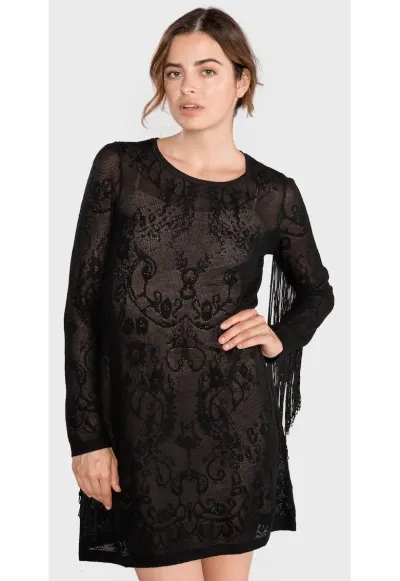 Rochii din tricot cu model brodat si aspect transparent