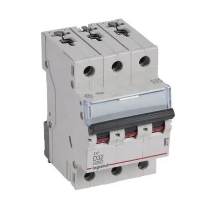Disjunctor TX3 3P D32 6kA