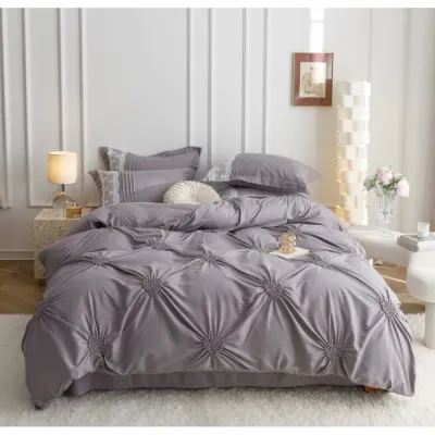 Lenjerie de Pat Premium, JOJO HOME, Finet Soft Touch, cu Inimioare din Pliuri Brodate, si Dantela Delicata, 6 Piese, Nesifonabila si Durabila, Gri deschis