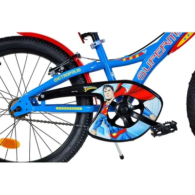 Bicicleta copii Dino Bikes Superman 20 inch, varsta 7-11 ani, inaltimea 120-145 cm, frana de mana pe roata fataspate, suport cu sticla de apa, cric, claxon pe ghidon, rotile sunt prevazute cu reflectoare, anvelope gonflabile