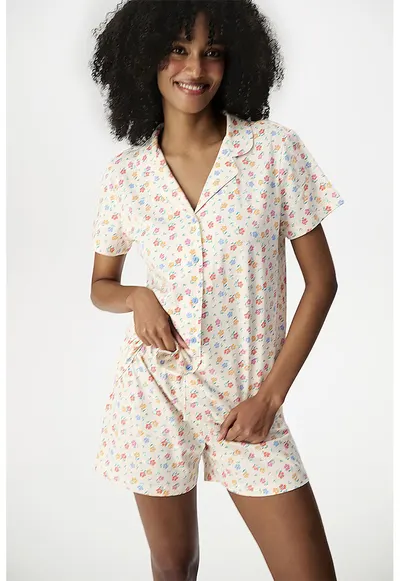 Pijama cu pantaloni scurti si imprimeu floral - Multicolor