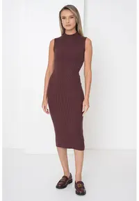 Rochie cambrata din amestec de casmir si matase cu guler inalt - Maro inchis