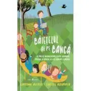 Baietelul de pe banca