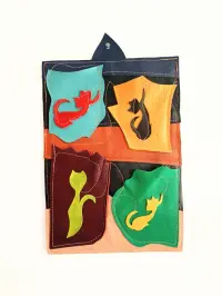 Organizator pentru perete,lucrat manual din piele naturala , cu pisicute ,unicat