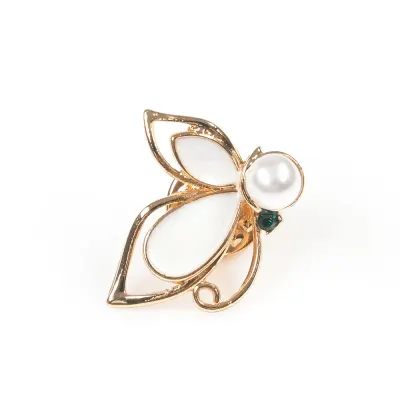 Brosa martisor fluture cu aripi albe si contur auriu