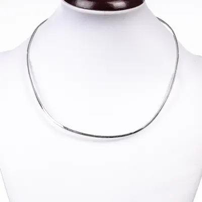Colier rigid cu forma anatomica, din argint