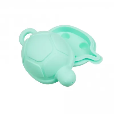 Set 4 jucarii de baie Akuku animale marine din silicon moale,baza detasabila, culori pastel, forme rotunjite, fabricate din materiale sigure, nu contin bisfenol A