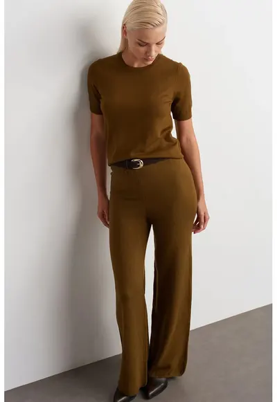 Pantaloni dama - tricotati cu picior larg - elastic - verde olive - casual