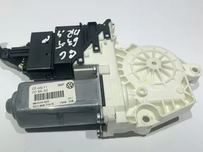 Motoras macara geam dreapta spate 3C0959704B Volkswagen Golf 6 (2008-2013)