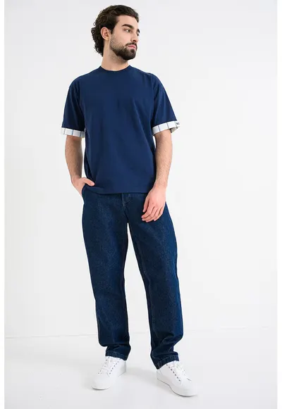 Tricou regular fit cu decolteu la baza gatului Danoto - Alb/Albastru ultramarin
